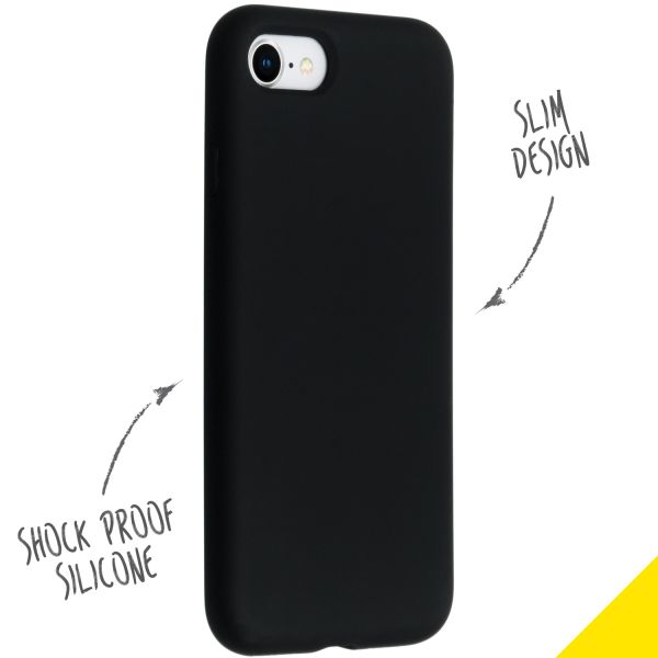 Accezz Liquid Silicone Backcover iPhone SE (2022 / 2020) / 8 / 7 - Zwart / Schwarz / Black