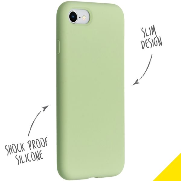 Accezz Liquid Silicone Backcover iPhone SE (2022 / 2020) / 8 / 7 - Groen / Grün  / Green