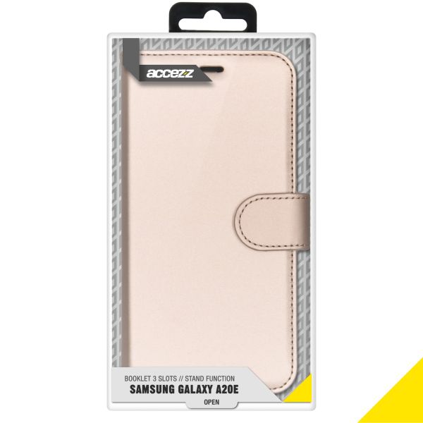 Accezz Wallet Softcase Booktype Samsung Galaxy A20e - Goud / Gold