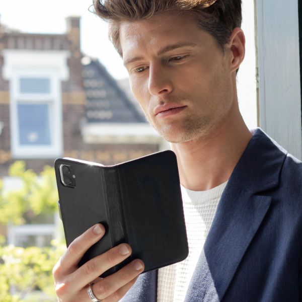 Selencia Echt Lederen Bookcase Samsung Galaxy A40 - Zwart / Schwarz / Black