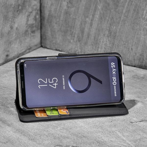 Accezz Wallet Softcase Bookcase Samsung Galaxy J4 Plus