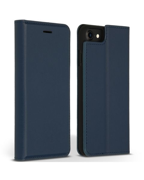 Accezz Premium Leather Slim Bookcase iPhone SE (2022 / 2020) / 8 / 7 / 6(s) - Donkerblauw / Dunkelblau  / Dark blue