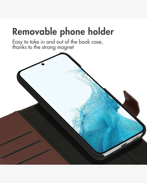 Accezz Premium Leather 2 in 1 Wallet Bookcase Samsung Galaxy S22 - Bruin / Braun  / Brown