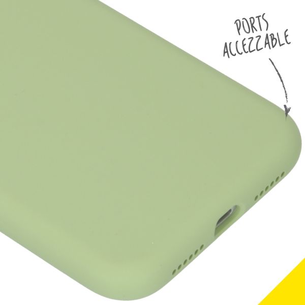 Accezz Liquid Silicone Backcover iPhone 11 - Groen / Grün  / Green