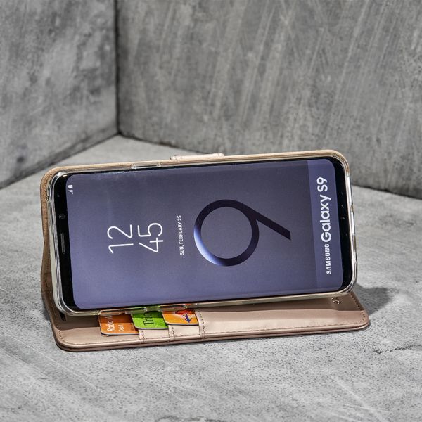 Accezz Wallet Softcase Bookcase iPhone 11 Pro - Goud / Gold