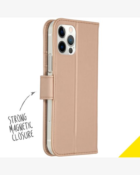 Accezz Wallet Softcase Bookcase iPhone 12 (Pro) - Goud / Gold